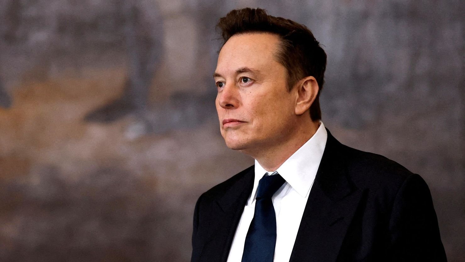 Elon Musk Shatters Records: First Person in History to Reach $500 Billion Net Worth