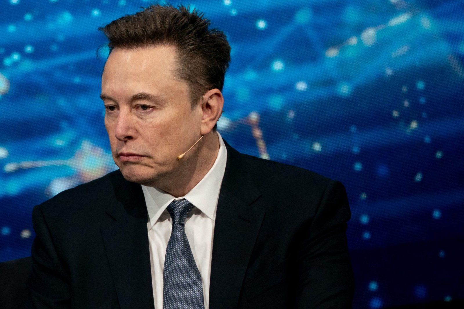 Elon Musk Warns US Could “1,000%” Go Bankrupt Without AI and Robotics